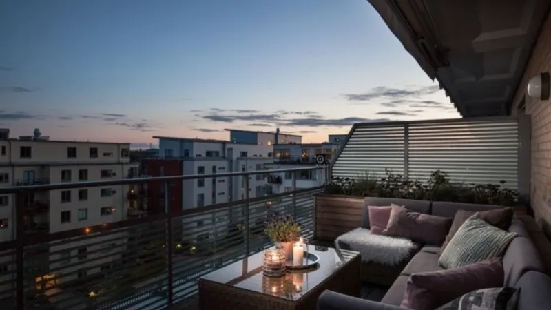 Apartment Balcony Ideas to Turn Your Tiny Outdoor Space Into a Cozy Retreat 2 Apartment Balcony Ideas