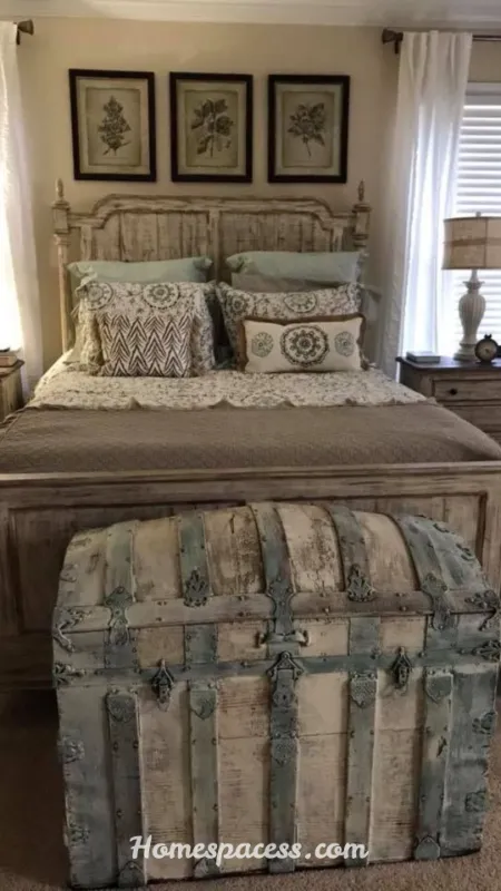 Stunning Cowgirl Bedroom Ideas to Create Your Perfect Western Retreat 12 Vintage Trunk and Wooden Crate Storage for Functional Western Style